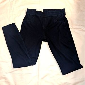 NWT Utopia by Hue Denim Legging